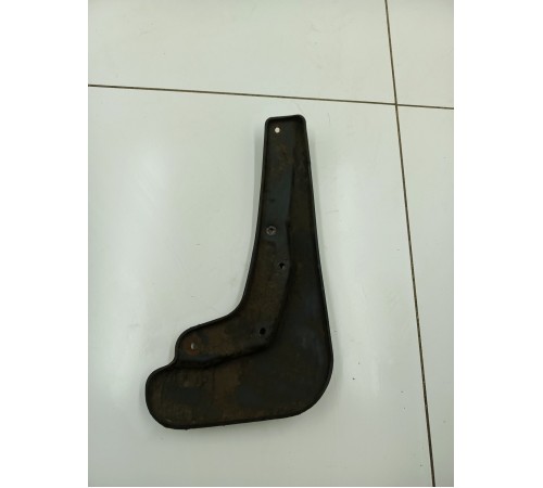 Брызговик задний левый