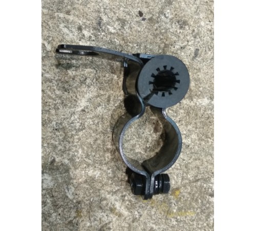 Кронштейн трубки кондиционера