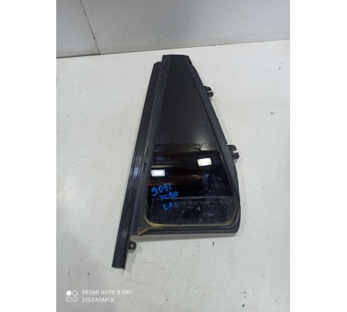 Стекло двери задней левой (форточка)