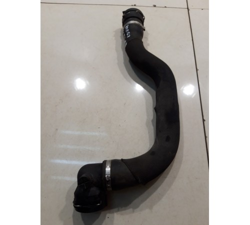 Патрубок системы охлаждения