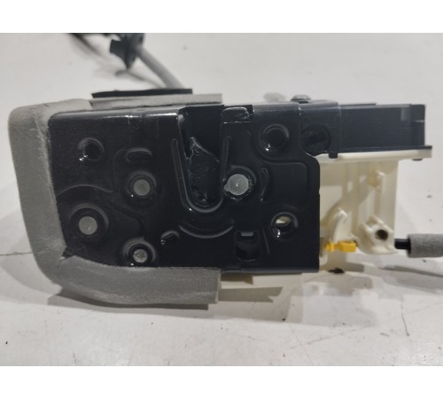 Замок двери (задний левый)