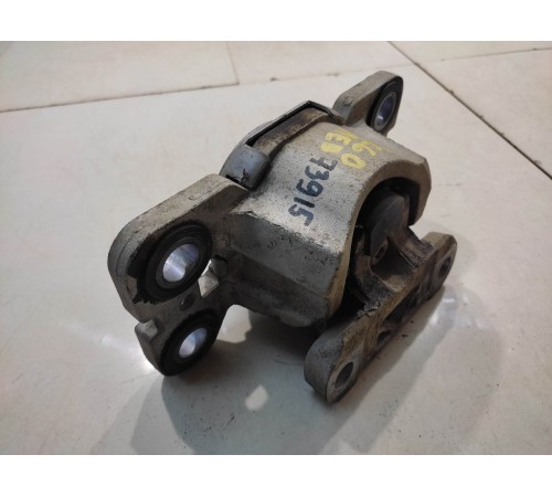 Подушка крепления двигателя левая