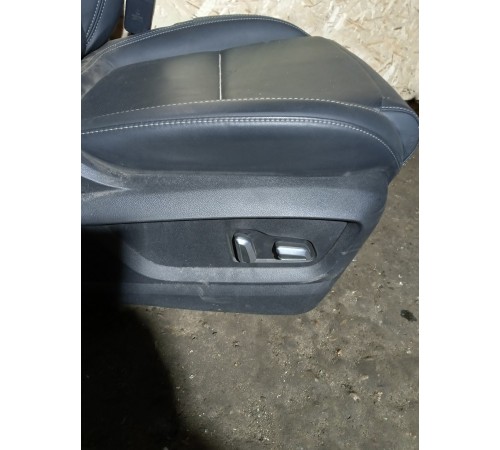 Сиденье переднее правое