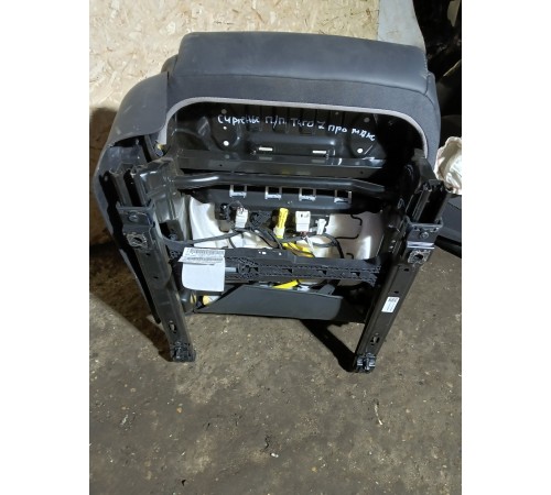 Сиденье переднее правое