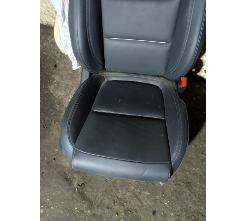 Сиденье переднее правое