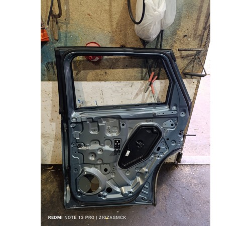 Дверь задняя правая