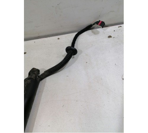 Амортизатор крышки багажника левый