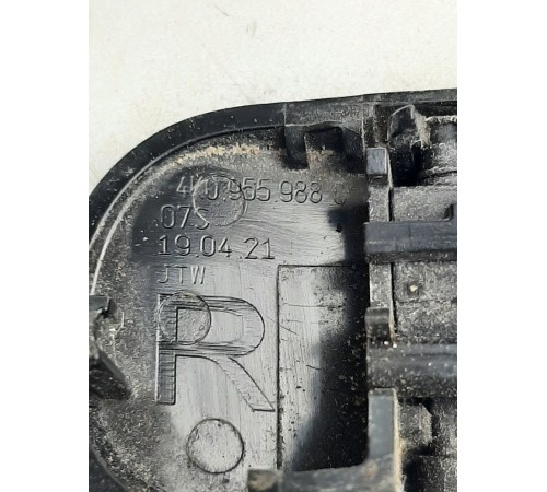 Форсунка омывателя лобового стекла правая