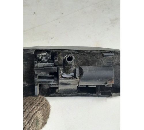 Форсунка омывателя лобового стекла правая