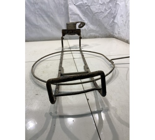 Кронштейн запасного колеса