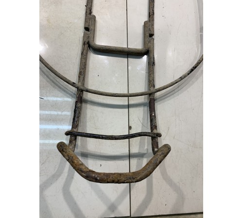 Кронштейн запасного колеса