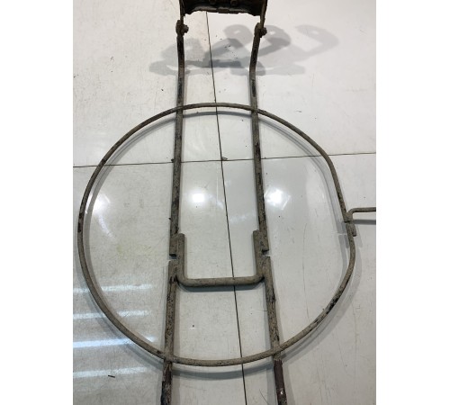 Кронштейн запасного колеса