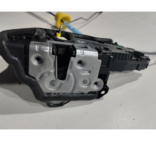 Замок двери (задний левый)