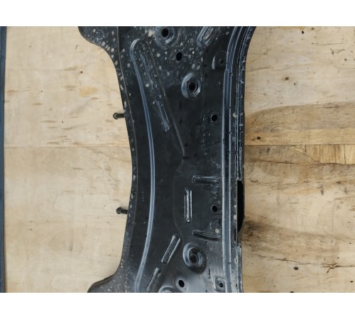 Балка подвески (подрамник) передняя