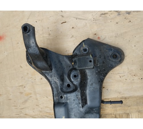 Балка подвески (подрамник) передняя