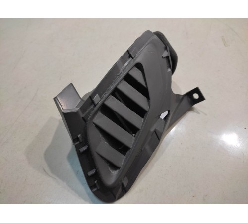 Воздушный дефлектор (правый)