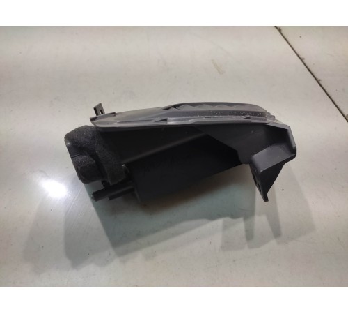 Воздушный дефлектор (правый)