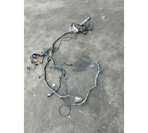 Электропроводка подкапотная с блоком предохранителей