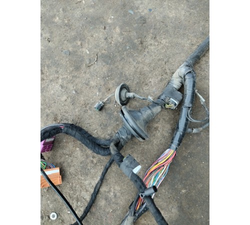 Электропроводка подкапотная с блоком предохранителей