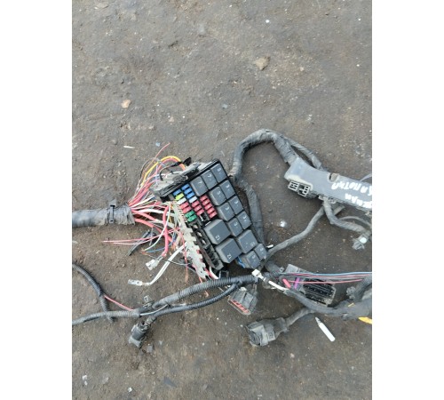 Электропроводка подкапотная с блоком предохранителей