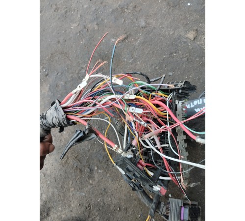 Электропроводка подкапотная с блоком предохранителей