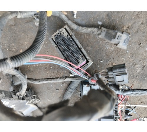 Электропроводка подкапотная с блоком предохранителей