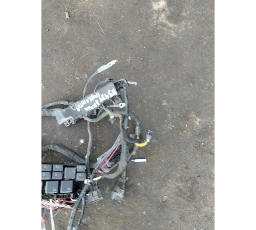 Электропроводка подкапотная с блоком предохранителей