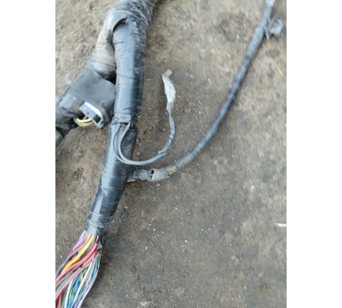 Электропроводка подкапотная с блоком предохранителей