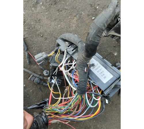 Электропроводка подкапотная с блоком предохранителей