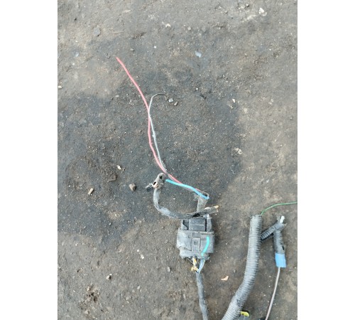 Электропроводка подкапотная с блоком предохранителей