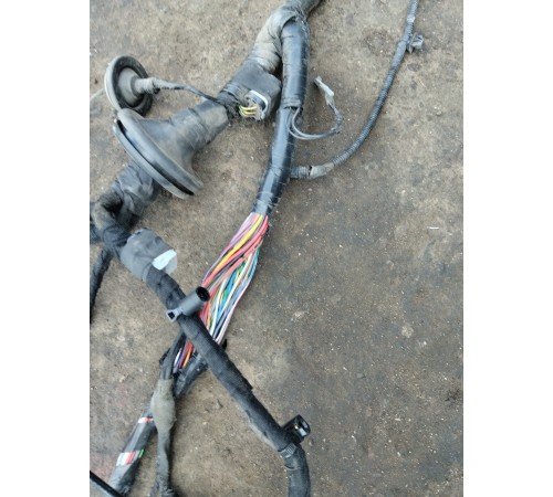 Электропроводка подкапотная с блоком предохранителей