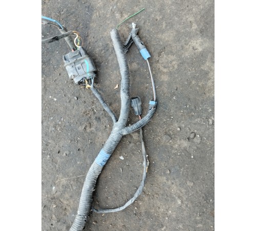 Электропроводка подкапотная с блоком предохранителей