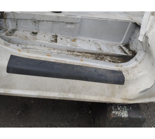 Порог со стойкой правый