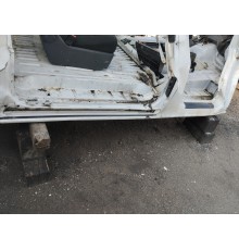 Порог со стойкой правый