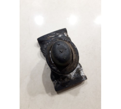 Отбойник рессоры левый