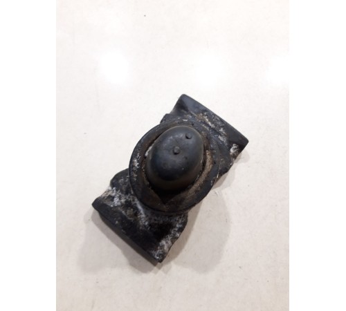 Отбойник рессоры левый