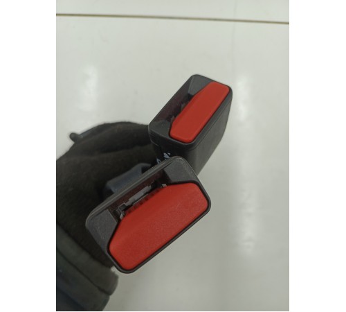 Ответная часть ремня безопасности задняя правая