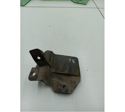 Брызговик задний левый