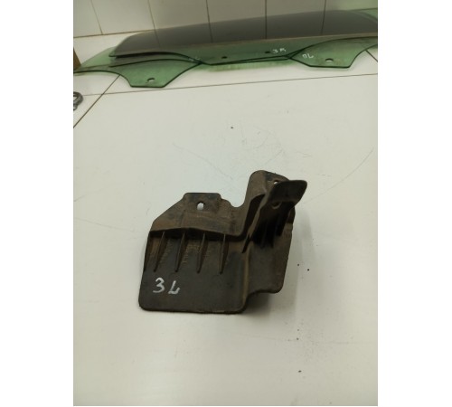 Брызговик задний левый