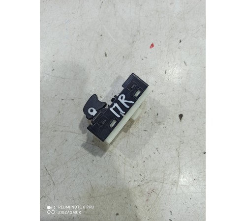 Кнопка стеклоподъемника (передняя правая)