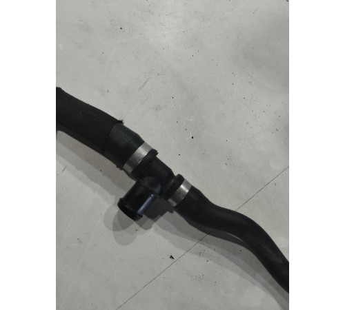 Патрубок системы охлаждения