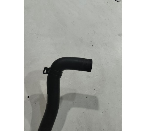 Патрубок системы охлаждения