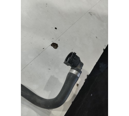 Патрубок системы охлаждения