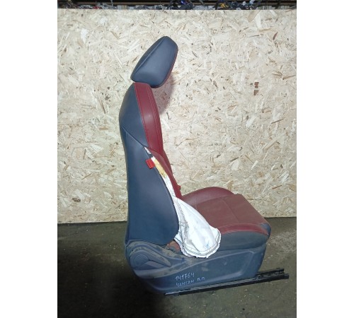 Сиденье переднее правое