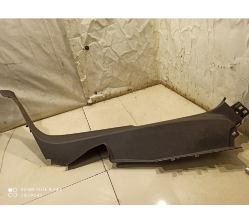 Накладка стойки (задняя, правая)