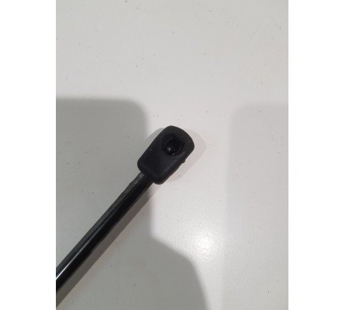 Амортизатор капота правый