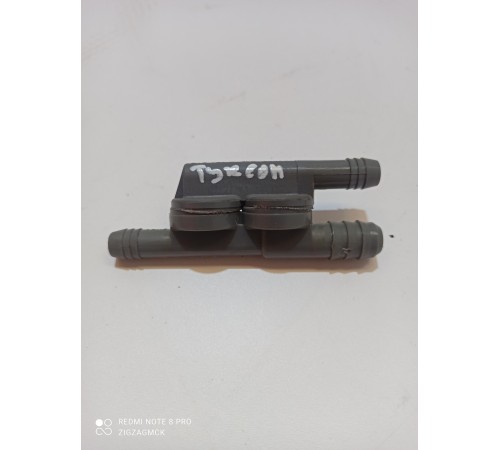 Тройник вакуумной системы