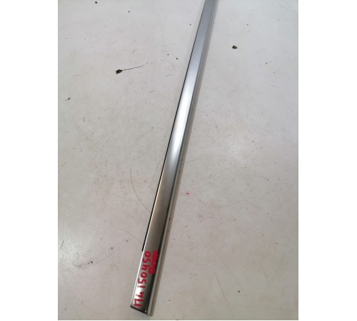 Молдинг двери передний левый