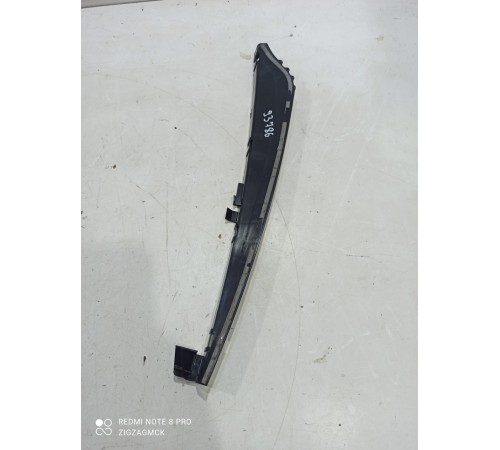 Кронштейн(крепление) уплотнителя двери задний правый