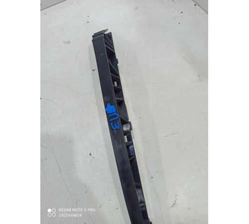 Кронштейн(крепление) уплотнителя двери задний правый